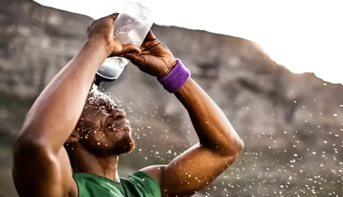Runner training in 45°C heat during summer 2025